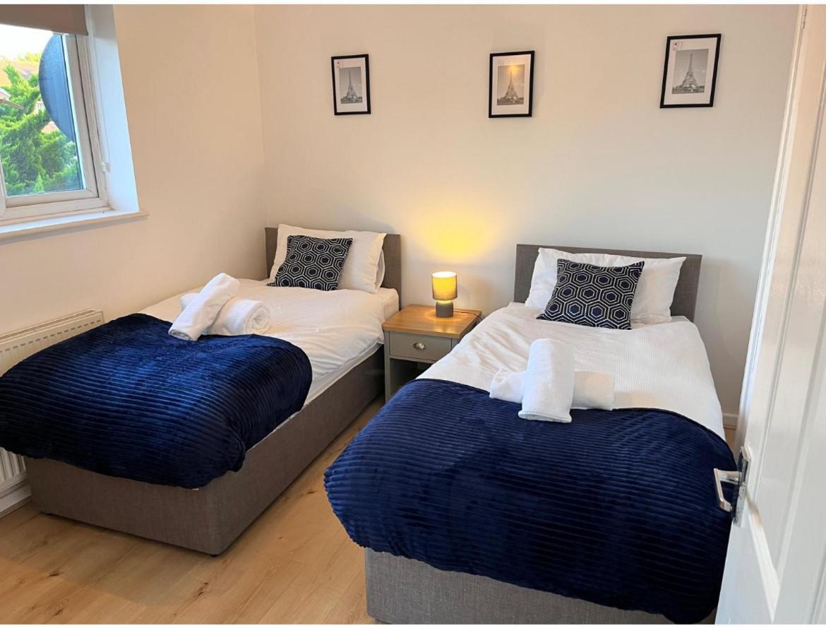 Kettering Service Accomodation 2Brh Freeparking Wifi Smart Tv Tea & Coffee Exterior foto